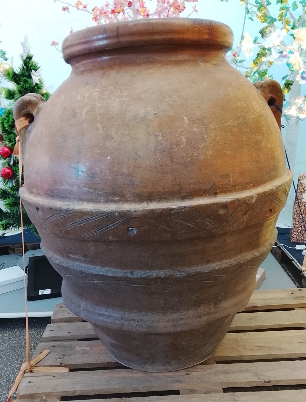 orciogiara-in-terracotta-grande-con-anse-h-105-×-ø-83-cm
